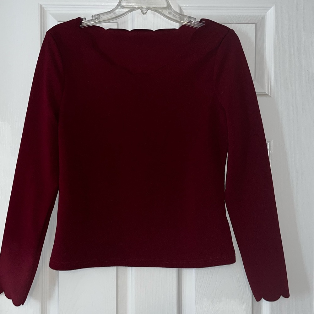 Red Scallop-Edge Top